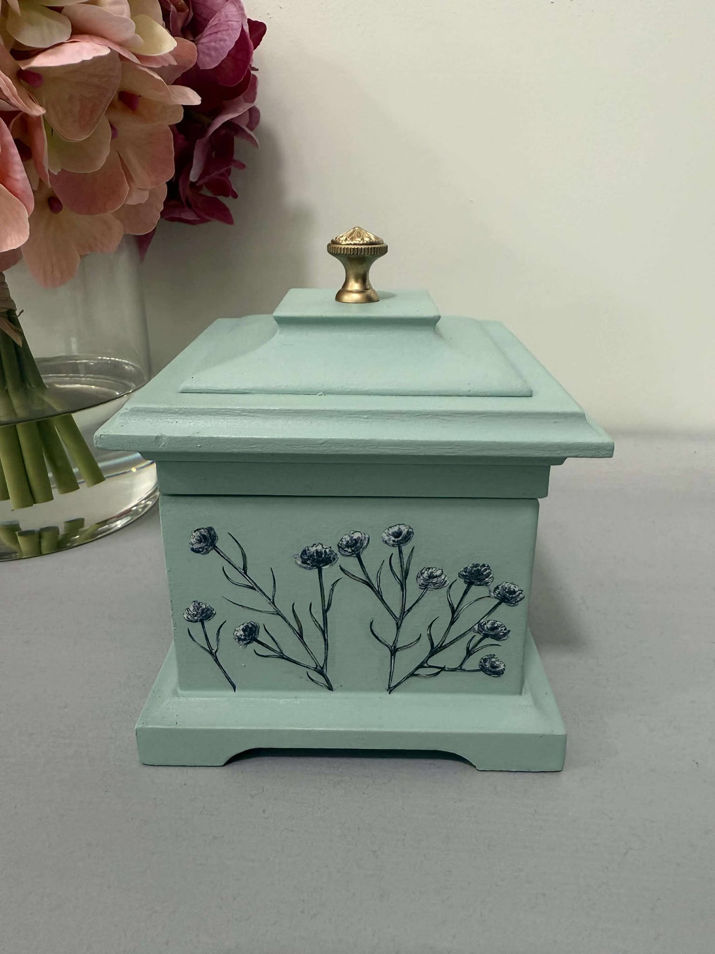 Hand-Painted Bombay Music Jewelry Box – Mint Green Floral Ring Holder