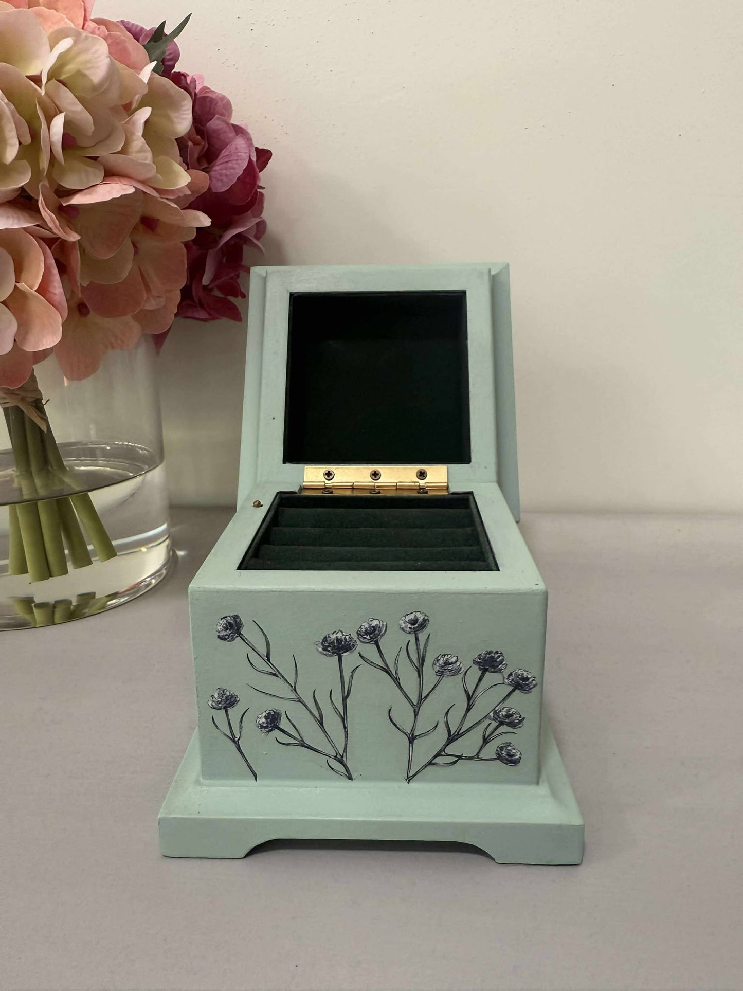 Hand-Painted Bombay Music Jewelry Box – Mint Green Floral Ring Holder