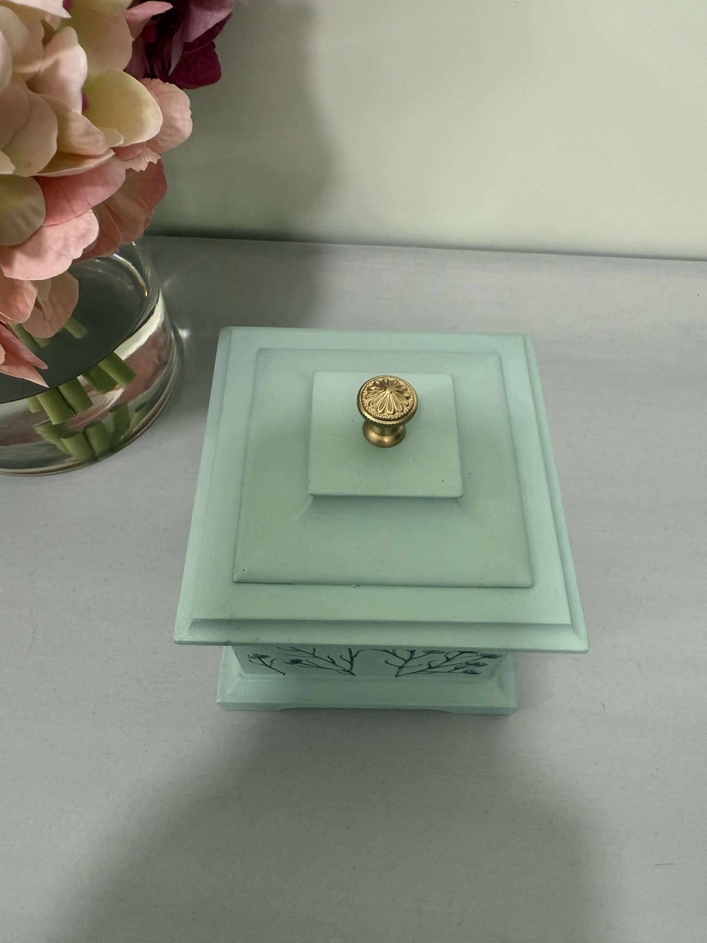 Hand-Painted Bombay Music Jewelry Box – Mint Green Floral Ring Holder